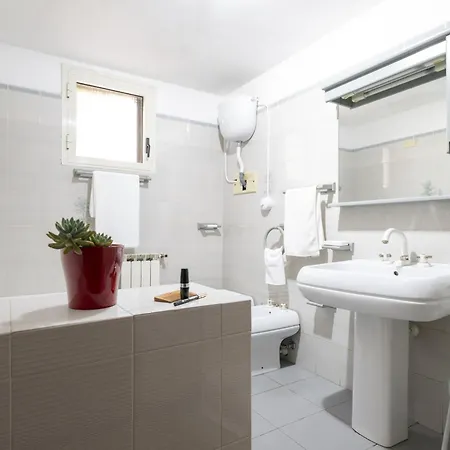 Dependance Via Deffenu A 100 Metri Dalla 펜션 *