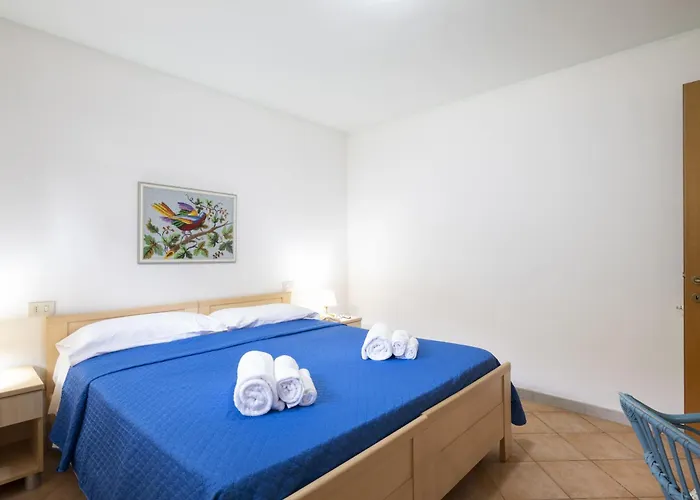 Dependance Via Deffenu A 100 Metri Dalla Nyaraló *